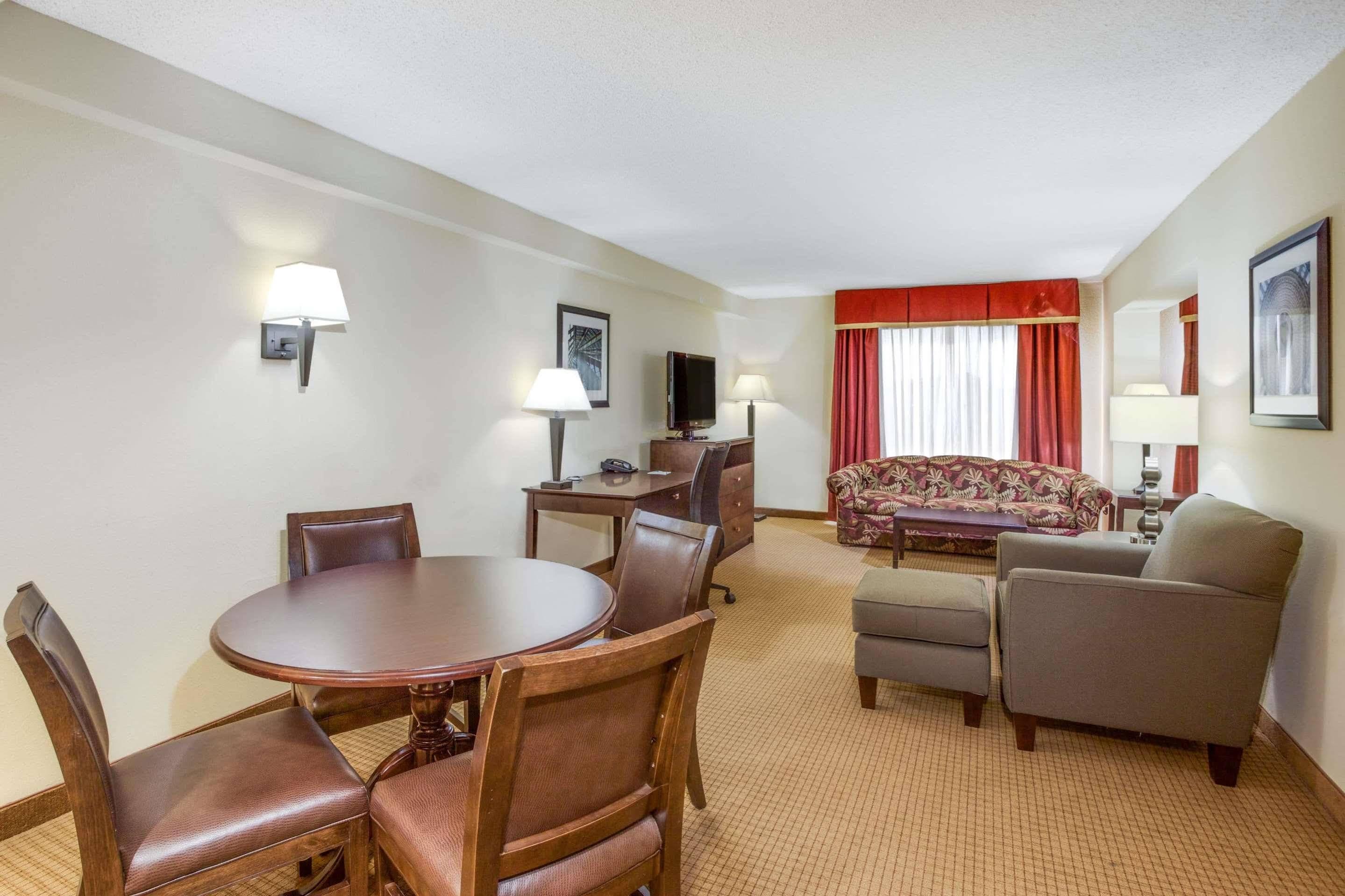 Hotel Wingate By Wyndham - Dulles International Chantilly Exterior foto