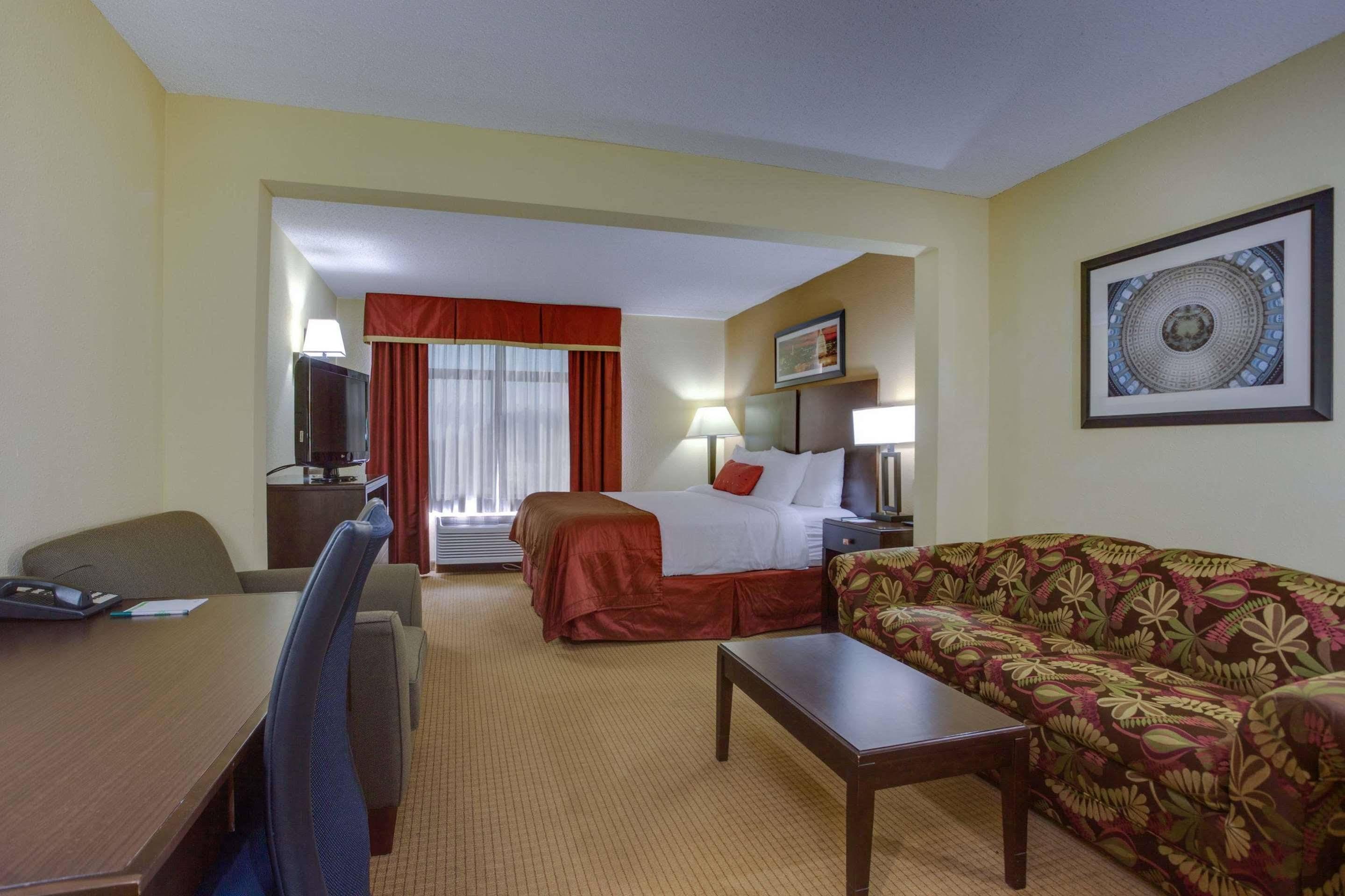 Hotel Wingate By Wyndham - Dulles International Chantilly Exterior foto